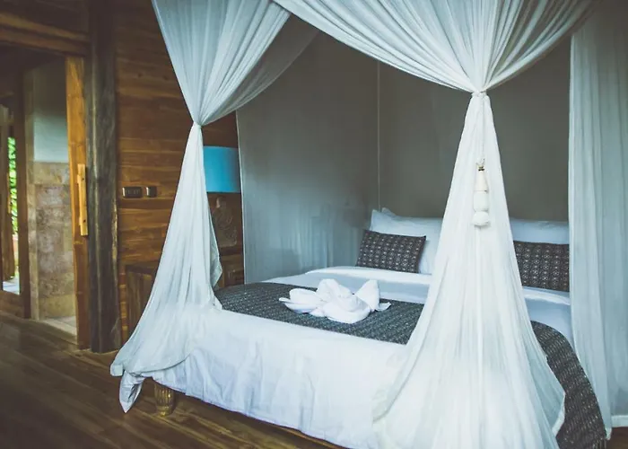 Desa Saya Eco Luxury & Ferienpark 4*